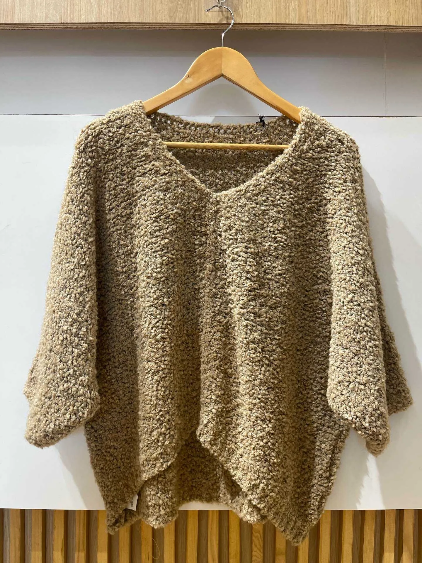 Loop-Pullover mit V-Ausschnitt, Wolle, Alpaka