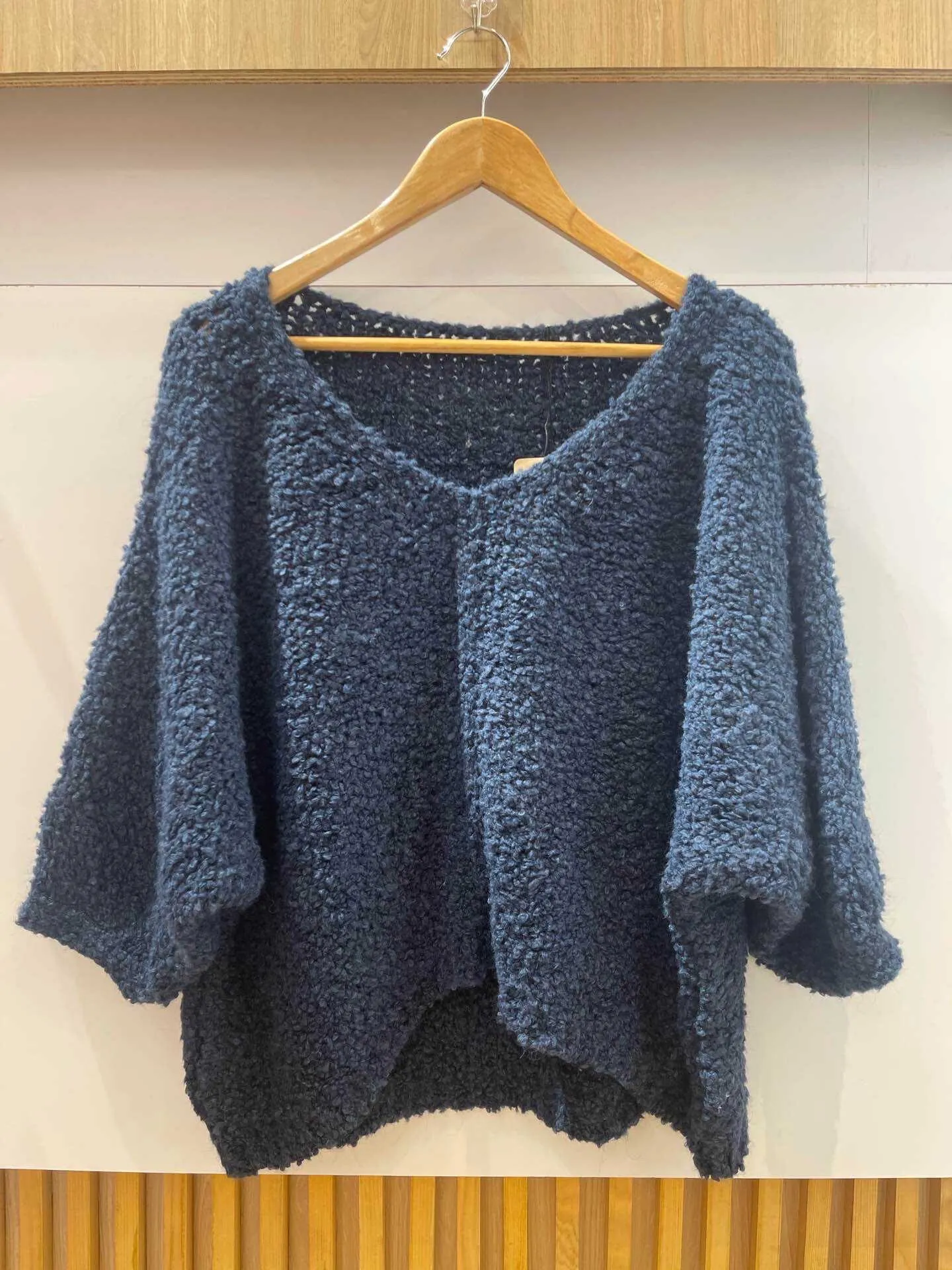 Loop-Pullover mit V-Ausschnitt, Wolle, Alpaka