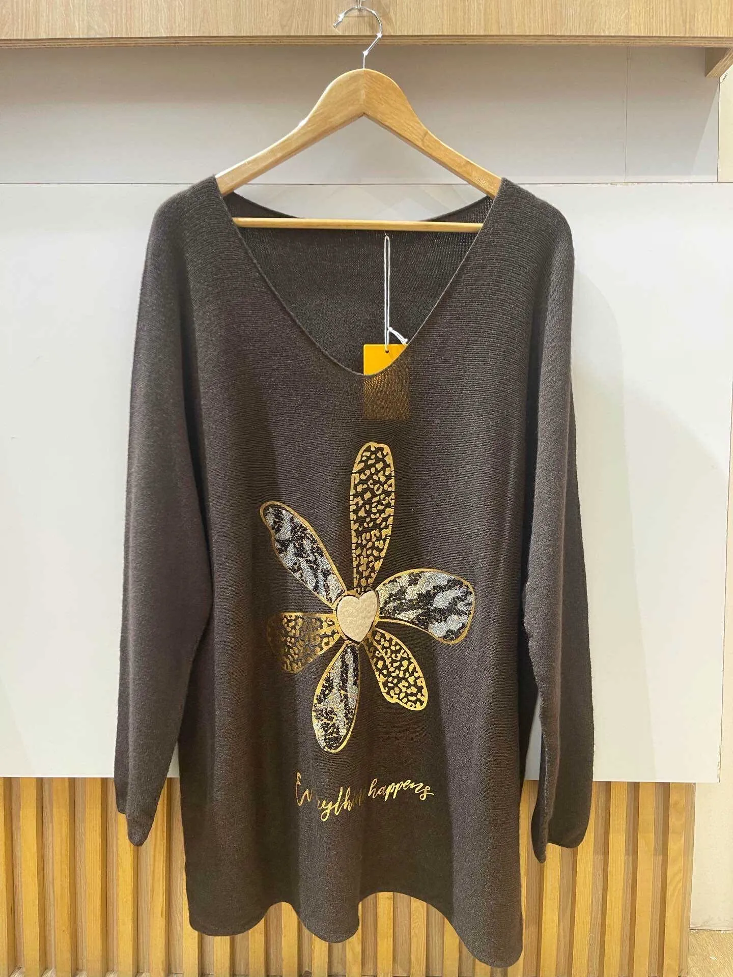 Pullover mit V-Ausschnitt und Blumenmuster, besonders große Größe