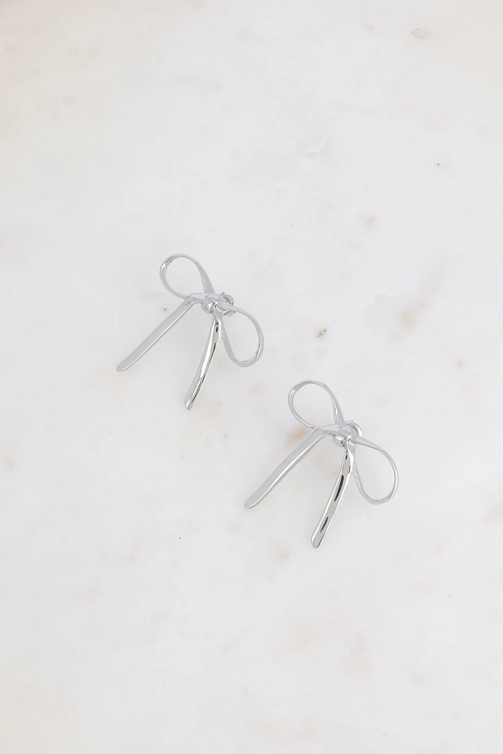 Shanya Ohrstecker – Fliege 39 x 37 mm